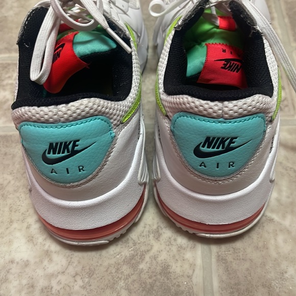 Nike - Picture 3 of 5